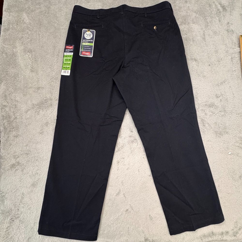 NWT Wrangler Ultimate Khaki Navy Blue Men's Size 40 x 30‎ Invisible Flex - Picture 6 of 9